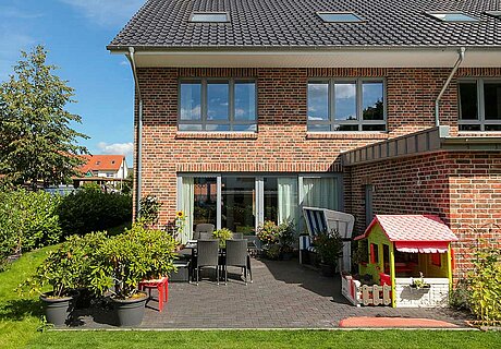 ECO System HAUS – Mehrfamilienhaus mit Garten und Terrasse