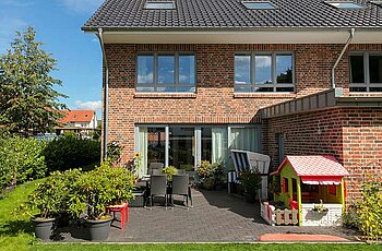 ECO System HAUS – Mehrfamilienhaus mit Garten und Terrasse